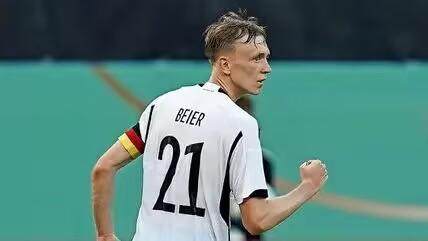 v体育-【观察】马克西米利安·拜尔，德甲新赛季最亮眼新星