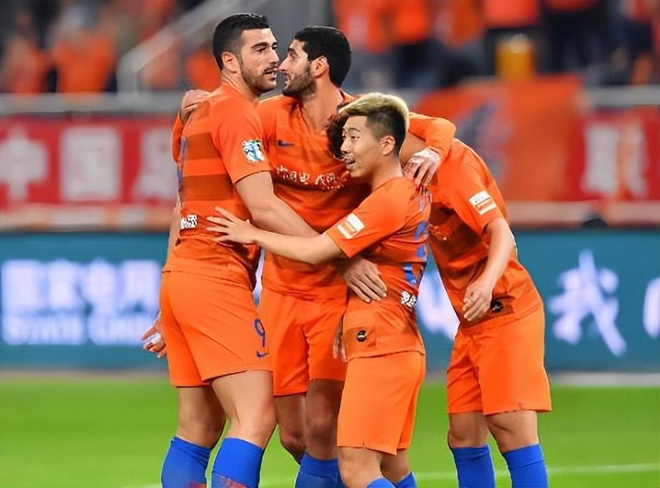 v体育-鲁能冬训补强就剩下一个悬念！中卫位置或迎来新大鱼，值得期待