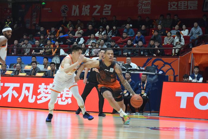 v站-外援焕新添变量！CBA常规赛第二阶段启幕，季后赛悬念拉满|山东男篮|CBA全明星|贾维尔-麦基|贾维尔·麦基|乔-约翰逊_新浪新闻