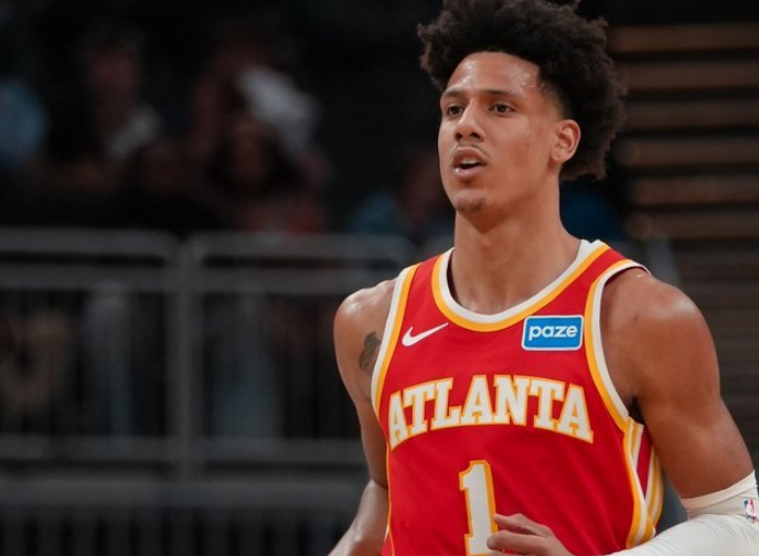 v站-制胜18-0！老鹰逆转双杀送篮网4连败 杰伦26+12引5人上双