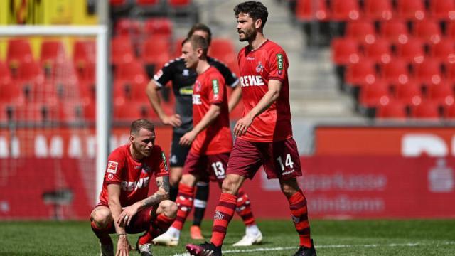 沙尔克汉堡们注意了 再堕落下去主场都要保不住啦