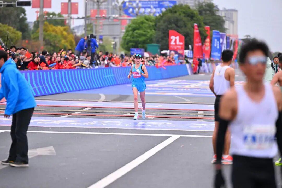 v体育-为什么有2万人来仁寿跑马拉松?